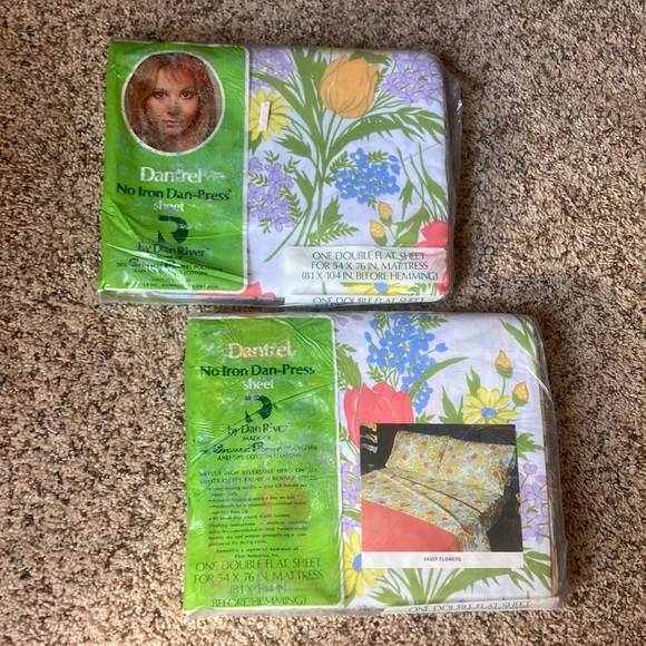 Vintage Bedding Nos Set Of 2 Vintage 97s Floral Flat Sheets Double